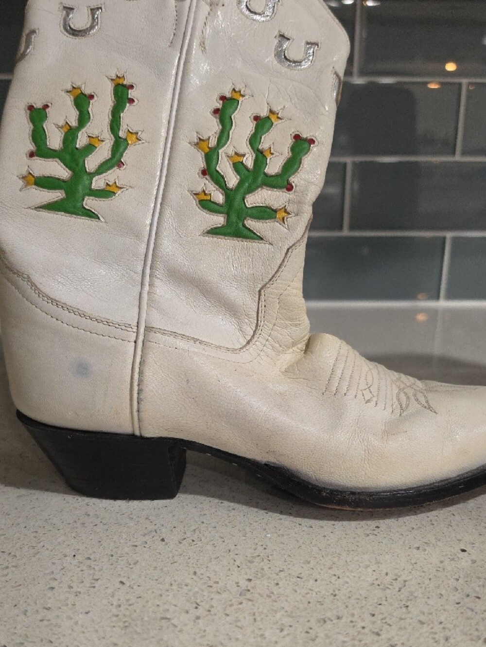 Rare Vintage Larry Mahan White Western Boots with Green Cactus Motif - Picture 8 of 9